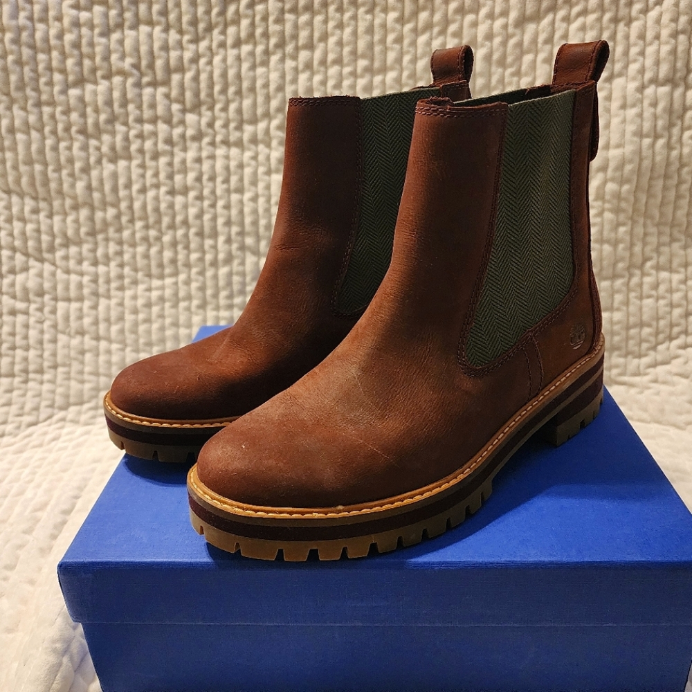 Timberland Suede Coeurmayeur Chelsea Boots 9US